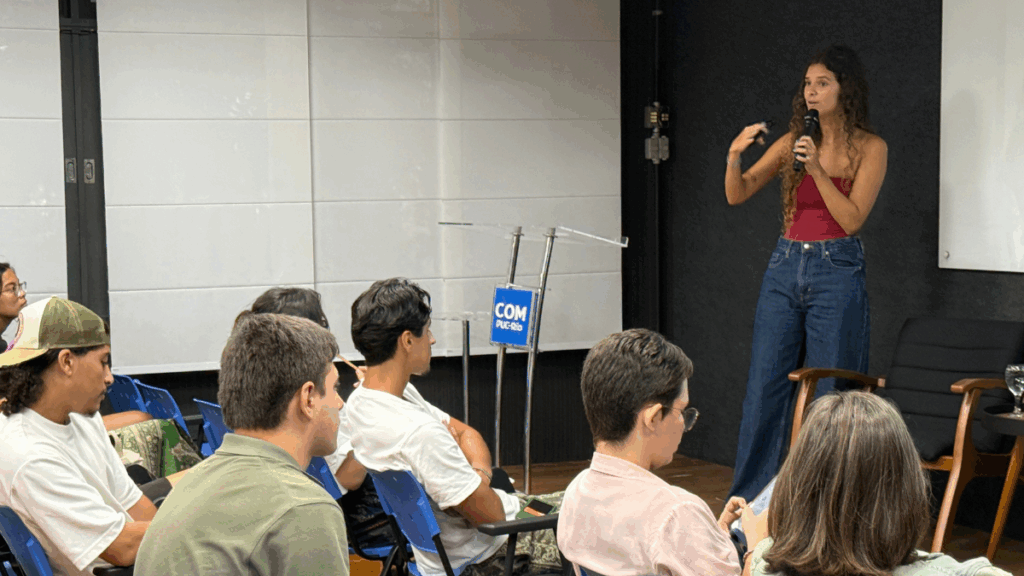 Ex-aluna do DCOM, Ana Clara Meirelles Ribeiro conta os bastidores da campanha viral da TRESemmé. Crédito: Alessandra Cruz