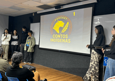 Alunos apresentam trabalhos produzidos nas disciplinas extensionistas. Crédito: Malu Carvalho