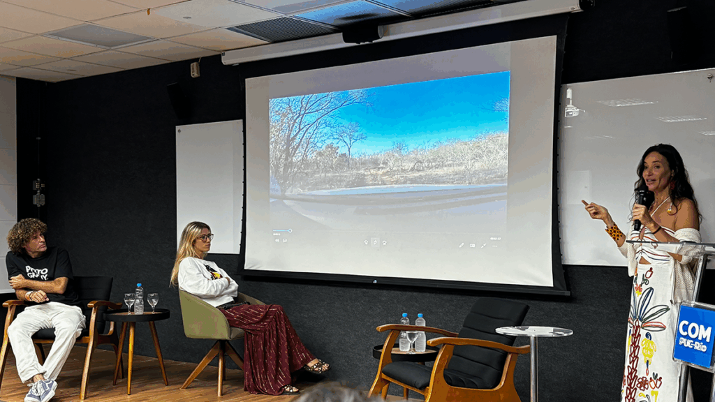 Aluna de EMI, Julia Temer e os pais conversam sobre criação e estratégias do blog “Juju na Trip”. Crédito: Malu Carvalho.