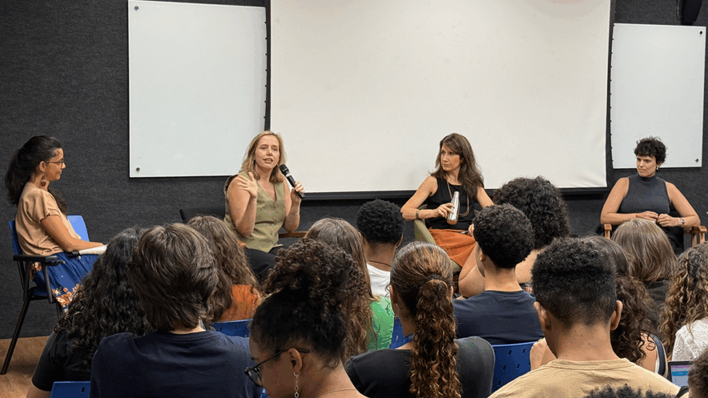 Carolina Amaral, Melina Dalboni, Mariana Villas-Bôas e Ilana Feldman durante palestra. Crédito: Alícia Souza.
