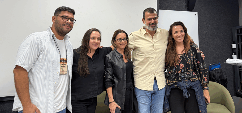 Matheus Peçanha, Thaisa Cerveira, Clarissa Kede, Leonardo Edde e Luiza Maggessi (a partir da esquerda). Foto: Alícia Souza.