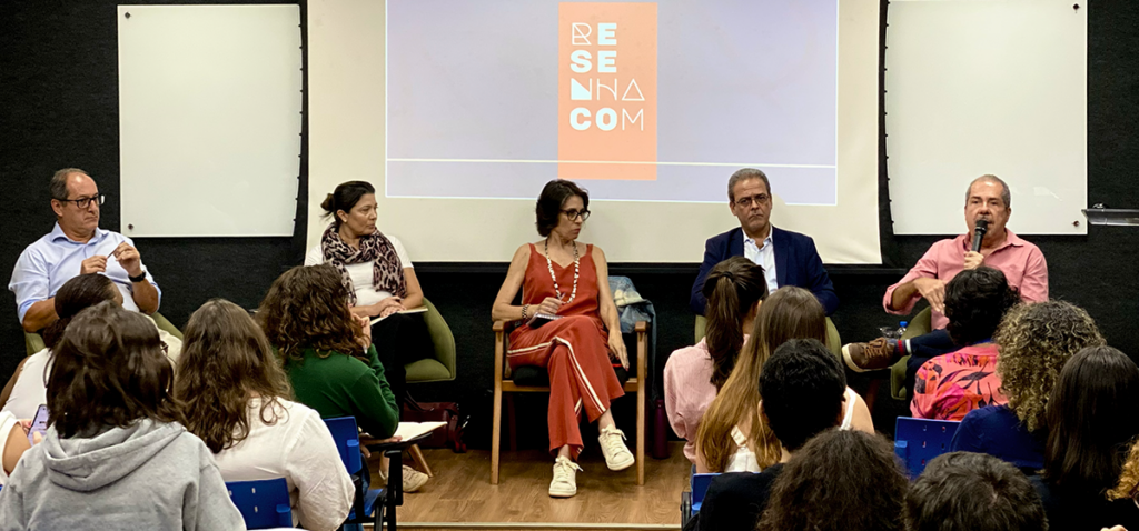 Pedro Carriello, Maria Victoria Lerner, Carla Siqueira, Breno Melaragno e Chico Otávio durante o ResenhaCOM. Foto: Alícia Souza.