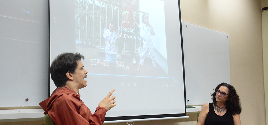 O diretor cinematográfico Daniel Gonçalves na palestra sobre cinema autoral. Foto: Manuela David.