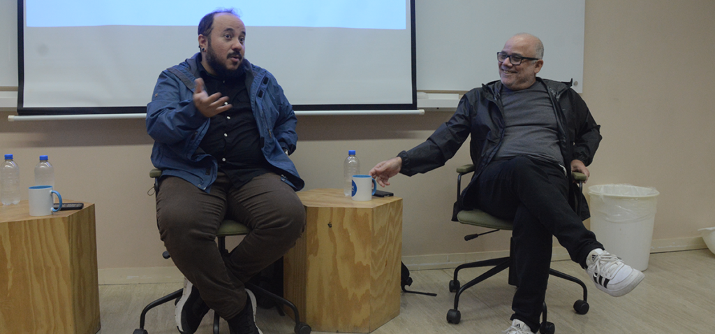 Os fotógrafos Mauro Pimentel e Sergio Moraes discutiram questões do fotojornalismo na Semana de Comunicação. Foto: LabCOM Criação e Produção.