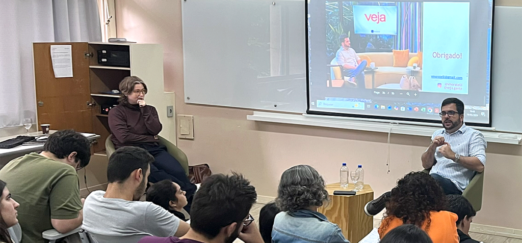 O jornalista e colunista da Veja, Valmir Moratelli, na Semana de Comunicação PUC-Rio. Foto: Alícia Souza. 