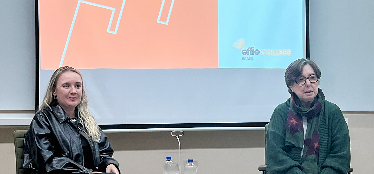 Priscila Klaus e a professora Claudia Brütt durante a palestra. Foto: LabCOM Criação e Produção.